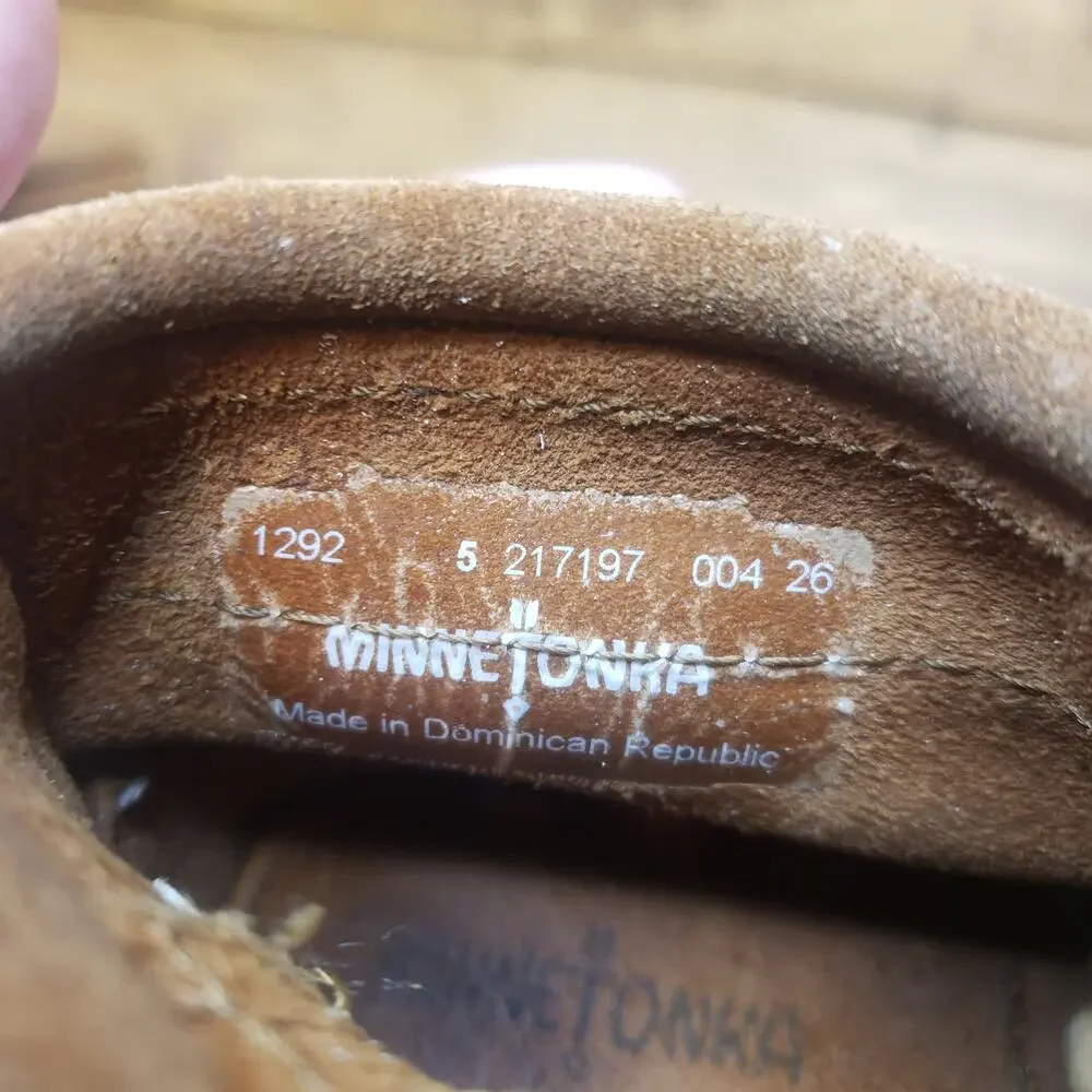Minnetonka brown leather double fringe ankle bootie sz 5